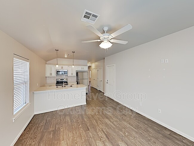 Building Photo - 417 Summit Ridge Dr