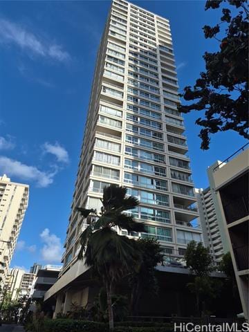 Building Photo - 2421 Tusitala St