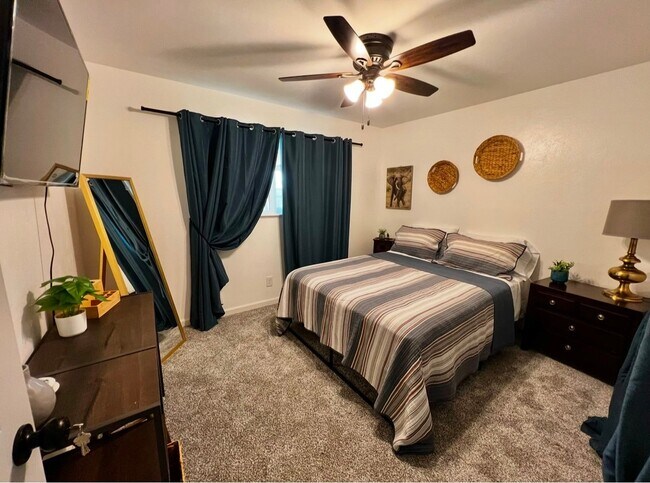 Foto del edificio - 3127 W Tulare Ave