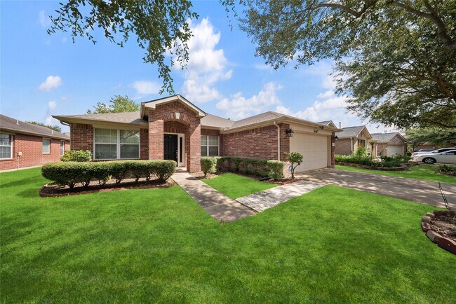 Foto del edificio - 2219 Rocky Hollow Ln