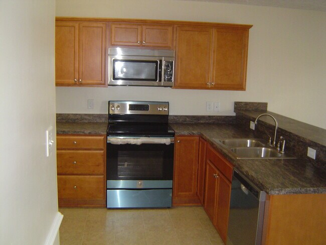 Foto del edificio - 412 N Ashe Ave