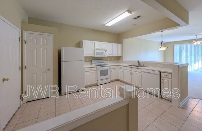 Foto del edificio - 7511 Scarlet Ibis Ln