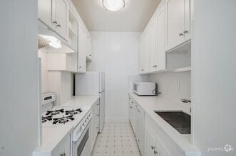 Building Photo - 57 Hermann St