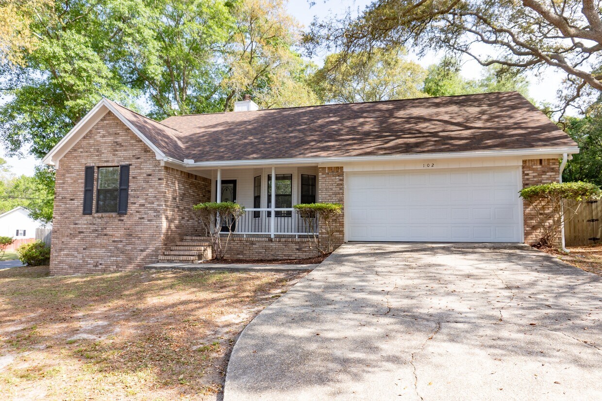 Primary Photo - 102 Brian Dr