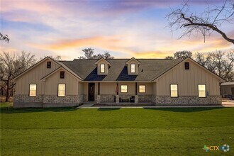 Building Photo - 281 Cibolo Way