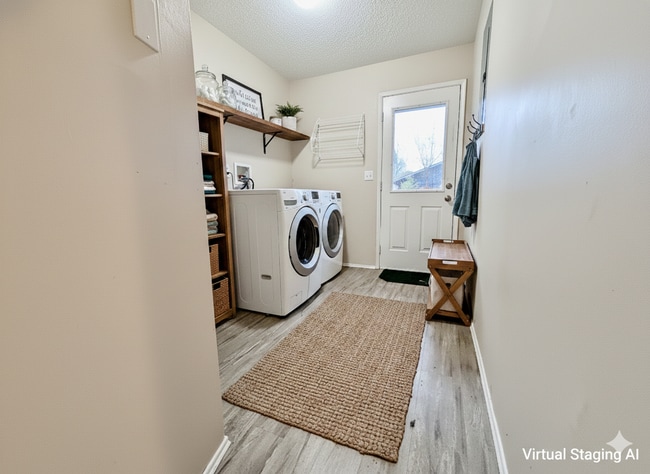 Building Photo - Discover Your New Home in the Heart of the Desirable Sellwood Neighborhood!  Water/Sewer/Garbage ...