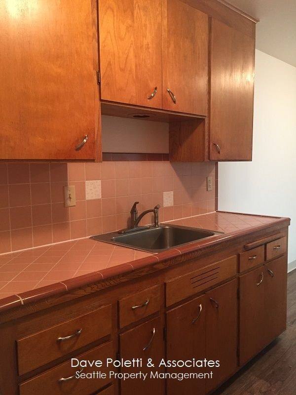 Foto del edificio - 6100 24th Ave NW