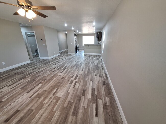 Foto del edificio - 2111 S Connor Ave