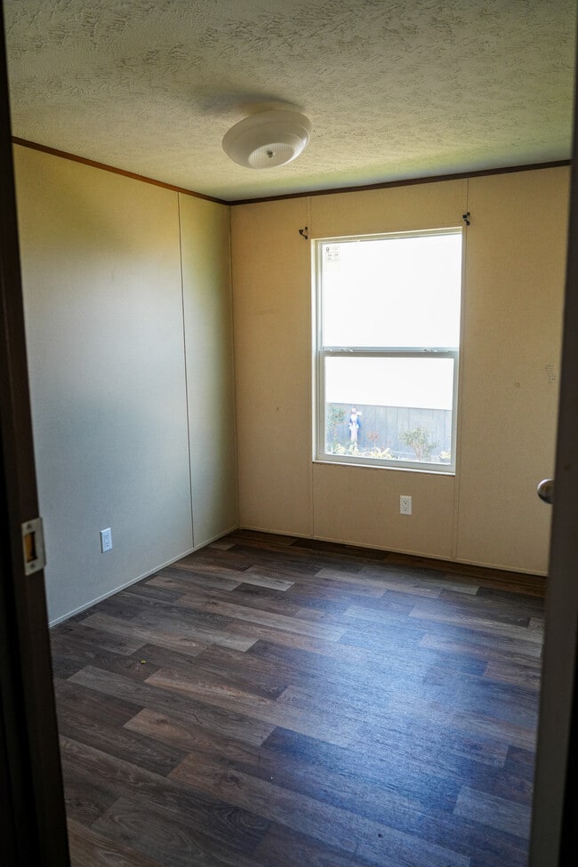 Building Photo - 2800 Halite Bend