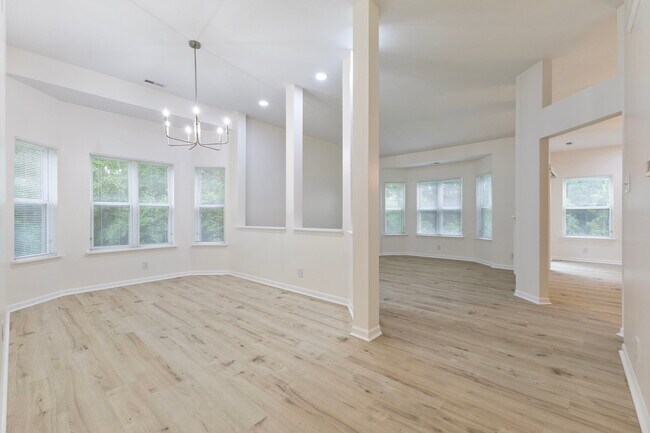 Building Photo - 3415 Waterloo Dr