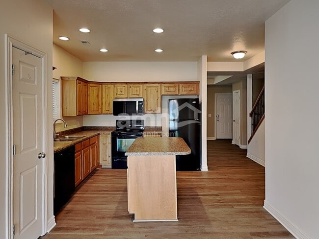 Building Photo - 247 Boston Dr