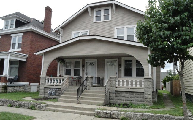 Front of Building - 183 S Harris Ave