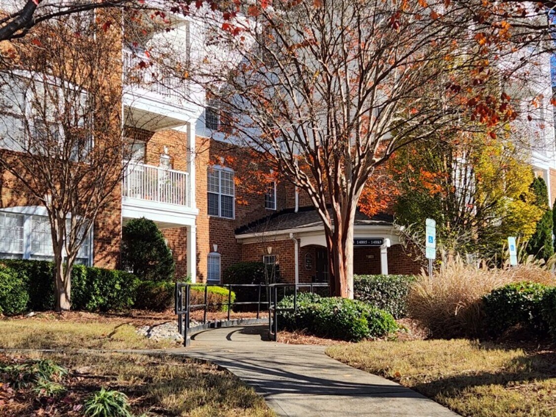 Primary Photo - 3 Bedroom 2 Bathroom Condo in Belle Vista ...
