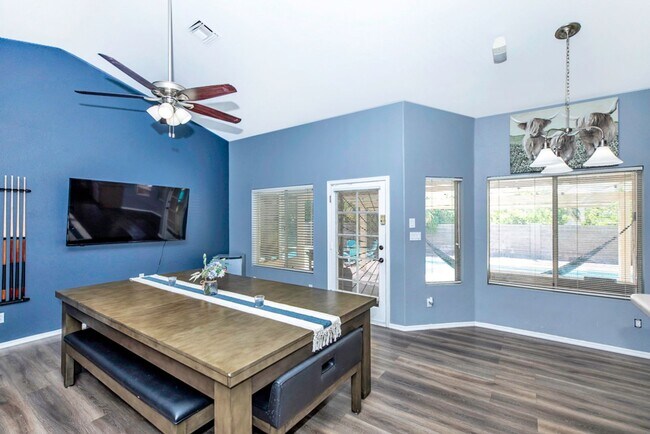 Foto del edificio - Pool home for rent August 1, 2025
