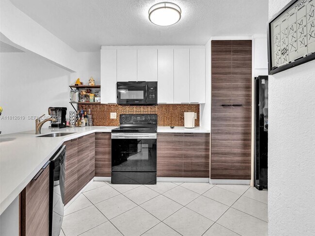 Foto del edificio - 1770 NE 191st St