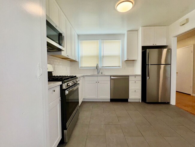 Foto del edificio - Beautiful Outer Sunset remodeled home, hug...