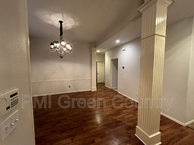 Foto del edificio - 305 N Aster Pl
