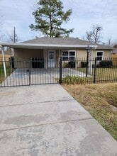 Building Photo - 7617 Delavan Dr