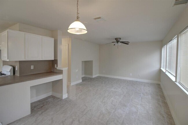 Foto del edificio - 439 Laurel Timbers Dr