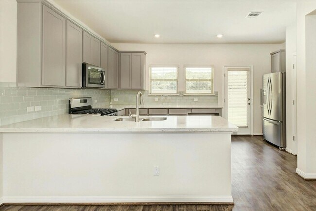 Building Photo - 216 Iron Rail Rd