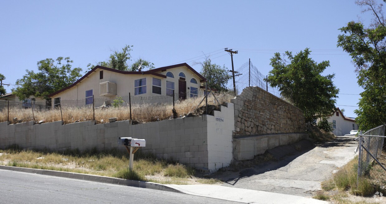 Foto principal - 15574-15578 Second St