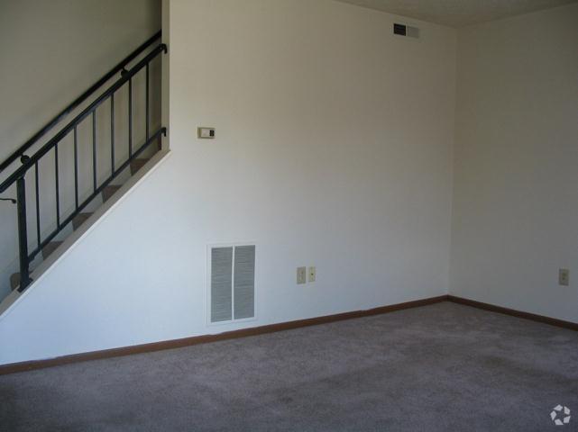 Living Room - Glenwood Village Apartments