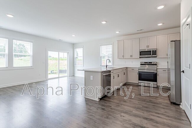 Building Photo - 1235 Westgate Vlg Dr