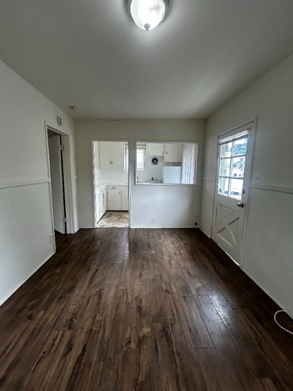 Building Photo - 1841 Mayflower Ave