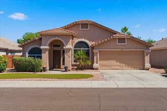 Building Photo - 4414 E Villa Rita Dr
