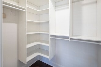 Interior Photo - Cambridge Manor