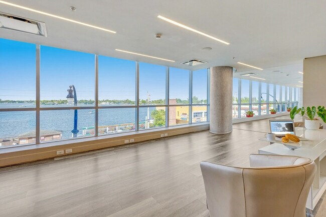 Foto del edificio - 777 N Ocean Dr