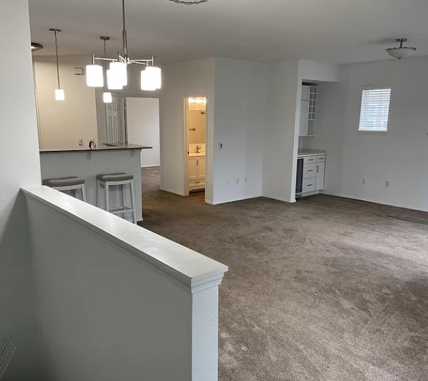Building Photo - 1220 NE Horizon Loop