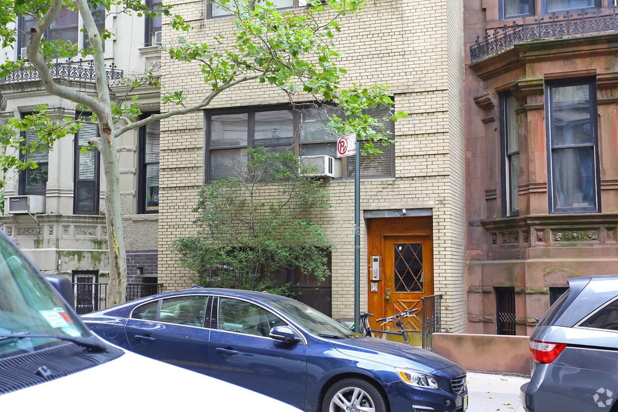 Building Photo - 16 W 85th St