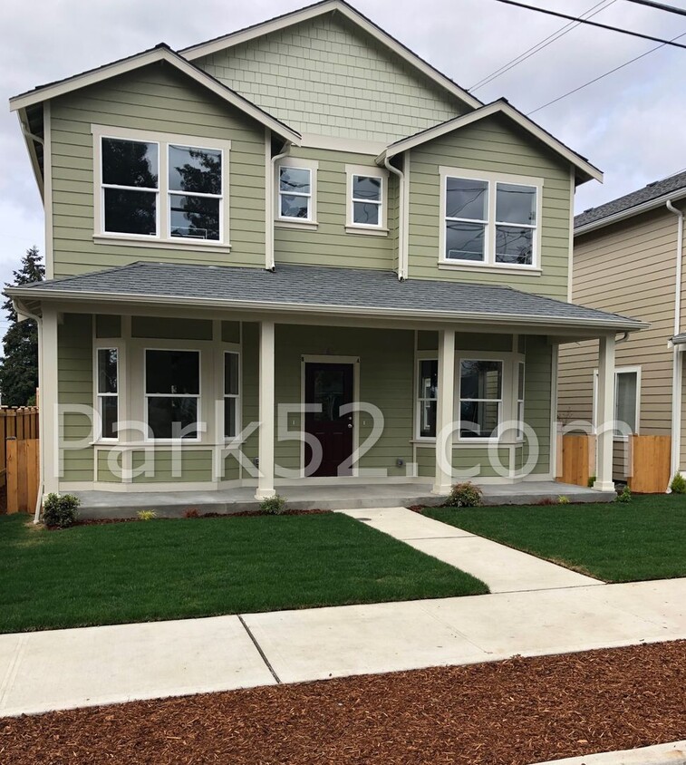 Primary Photo - 3 Bedroom 2.5 Bath Tacoma Townhouse