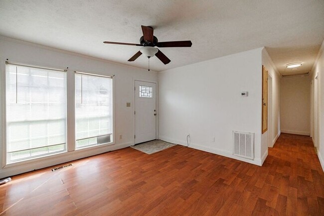 Building Photo - 261 Alberta Dr
