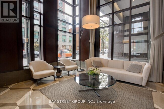 Photo du bâtiment - 68 Yorkville Ave