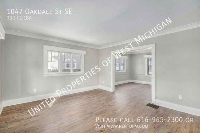 Building Photo - Available Now | 3 Bedroom, 1.5 Bath Single...