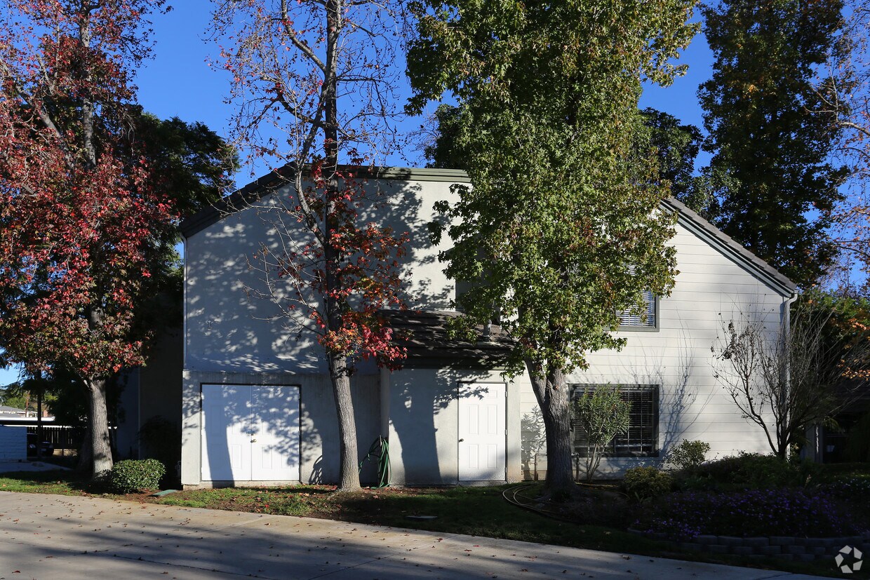 Foto del edificio - Maple Street Villas