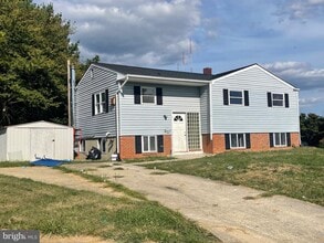 Building Photo - 4001 Starbrook Rd