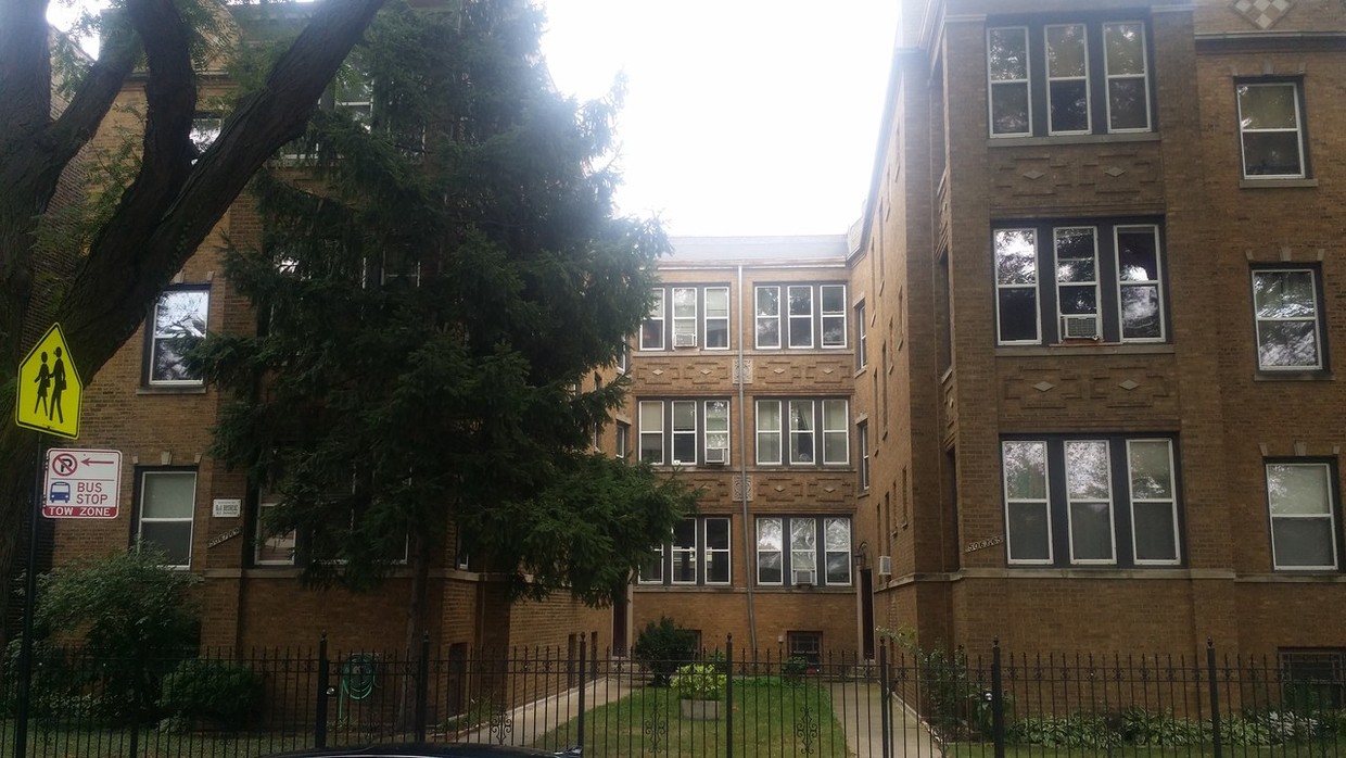Photo - 5063 N Damen Ave