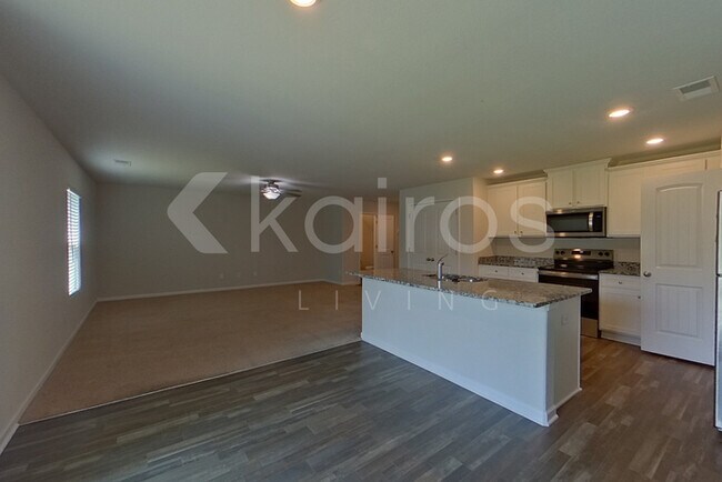 Foto del edificio - 1626 Hidden Gdn Ln