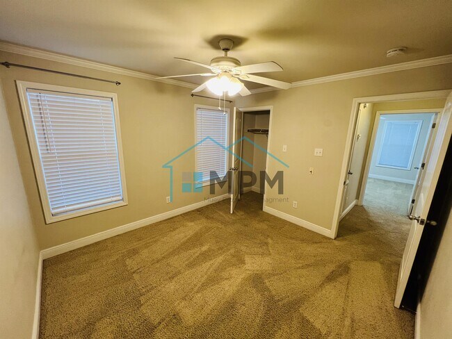 Building Photo - 1114 Otis St