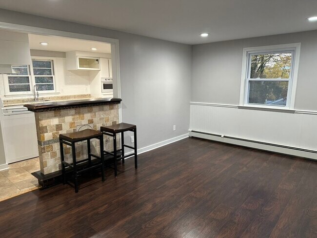 Foto del edificio - 3 Tryon Ave