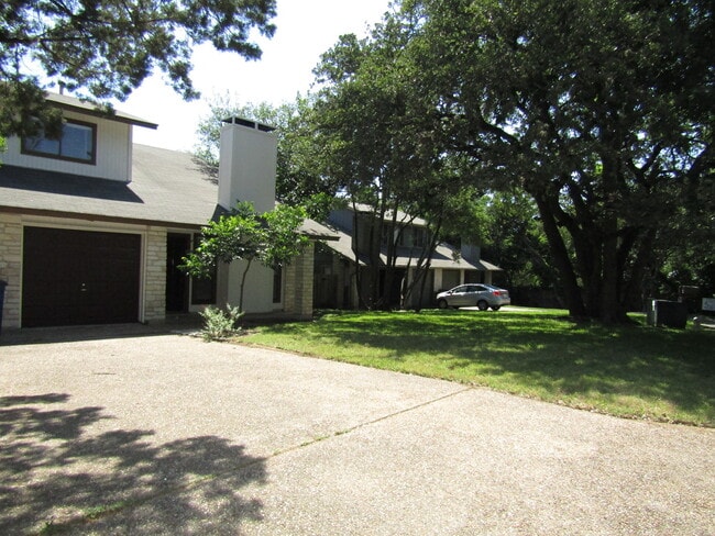 Building Photo - 7001 Winedale Dr
