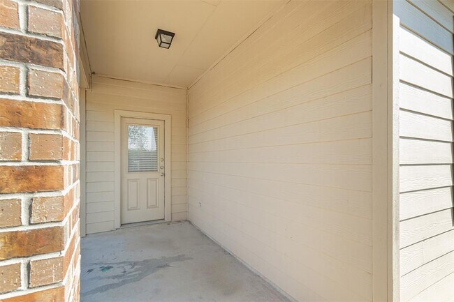 Building Photo - 7339 Winter Song Dr