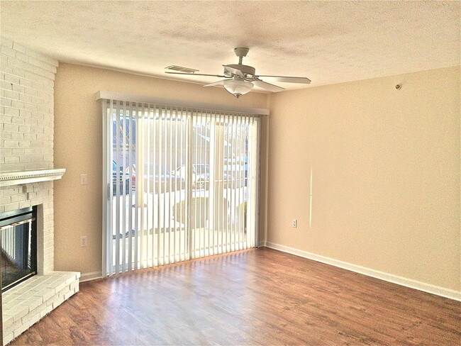Foto del edificio - 239 Legends Creek Way