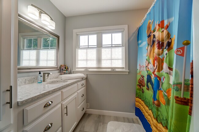 Baño de invitados - 1750 Shawnee Rd