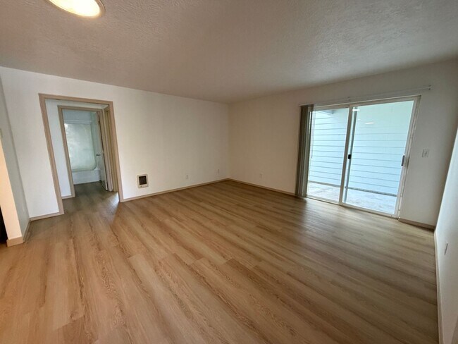 Building Photo - 112