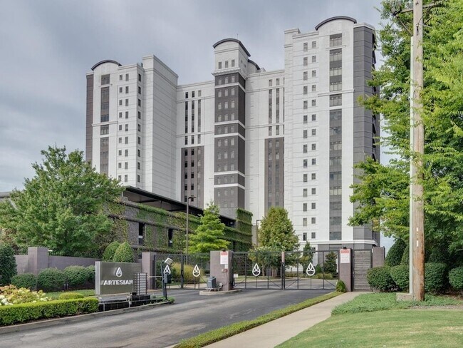 Foto del edificio - 717 Riverside Dr