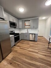 Building Photo - 530 Jane St